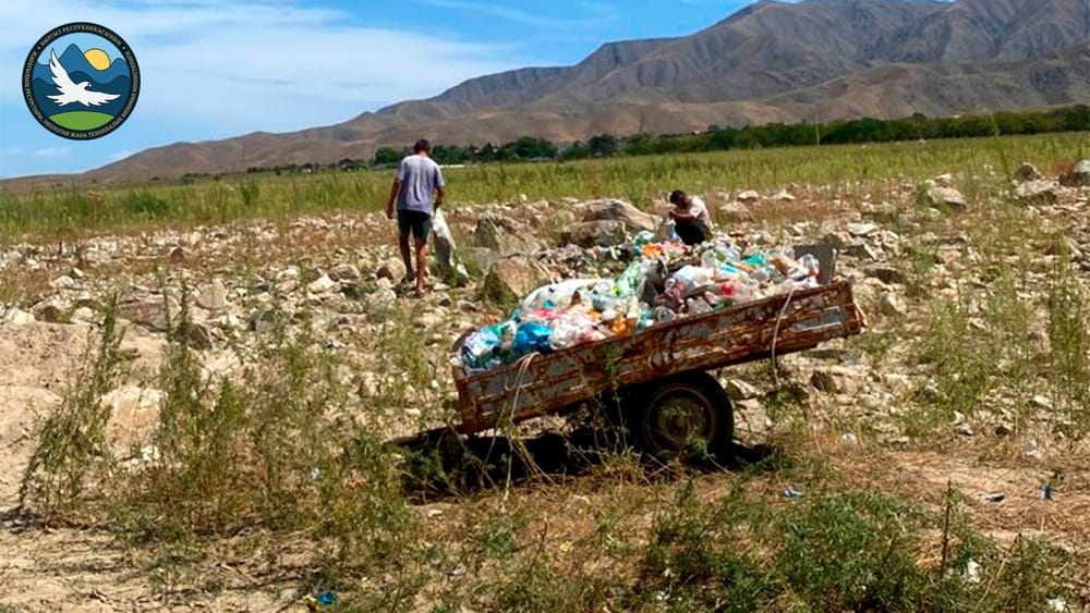 Минприроды оштрафовало мэрию Кара-Куля за беспорядок на мусорном полигоне изображение публикации