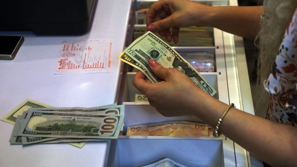 В Бишкеке за незаконный обмен валют оштрафовали шесть граждан изображение публикации