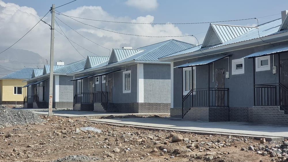 Жилые дома для этнических кыргызов из Афганистана достроят ко Дню независимости изображение публикации