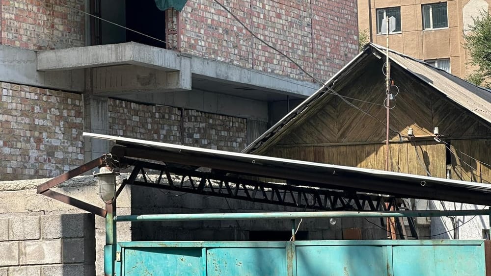 Госстрой рекомендовал Rich Town уточнить границы участка после жалобы соседей изображение публикации