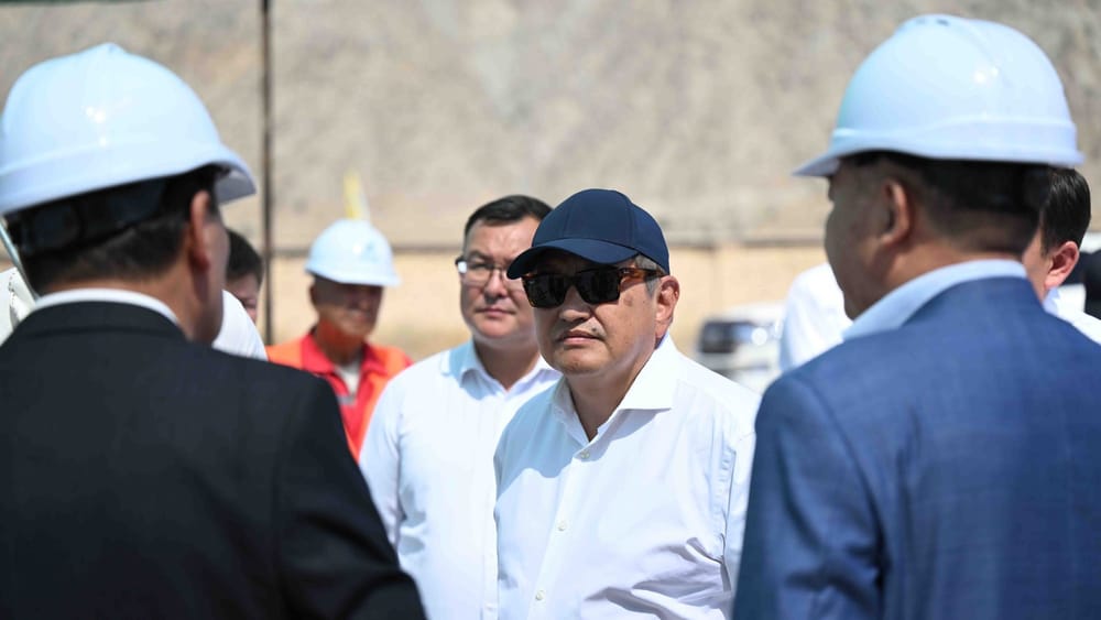 Акылбек Жапаров проинспектировал строительство промышленных и соцобъектов в Таш-Кумыре изображение публикации