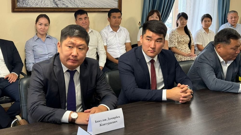 Дамирбек Бикулов назначен заместителем директора Нацагентства по инвестициям – его представили коллективу изображение публикации