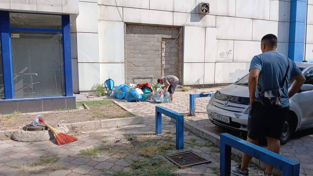 За две недели столица КР заработала на нарушениях правил благоустройства почти 5.7 млн сомов изображение публикации