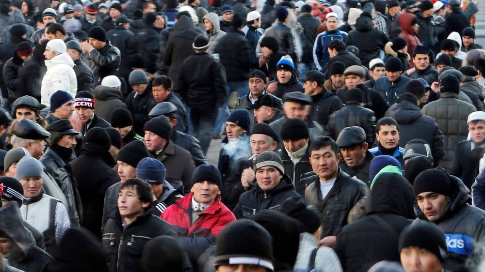 Две компании не получили разрешения на трудоустройство кыргызстанцев в России и Польше изображение публикации