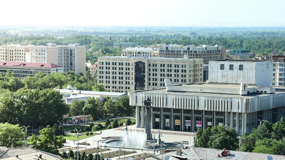 Россияне включили Кыргызстан в топ-3 стран с самыми дешевыми отелями в сентябре изображение публикации