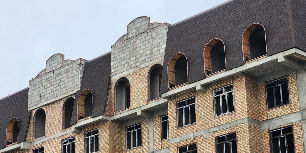 Стройкомпании получили штрафы от Госстроя почти на 11 млн сомов изображение публикации