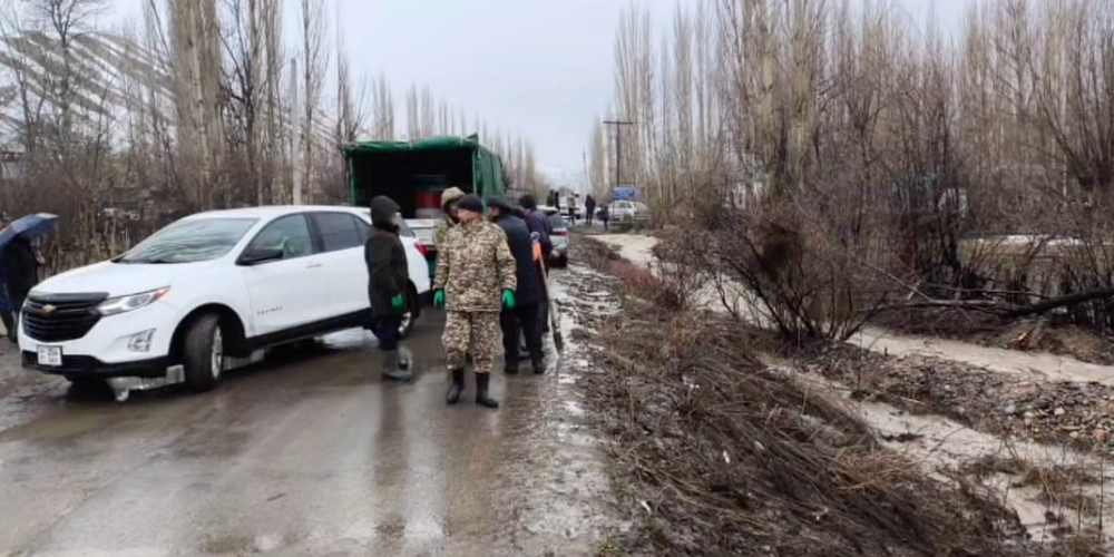В Джалал-Абадской области подтопило села из-за проливных дождей и таяния снега изображение публикации