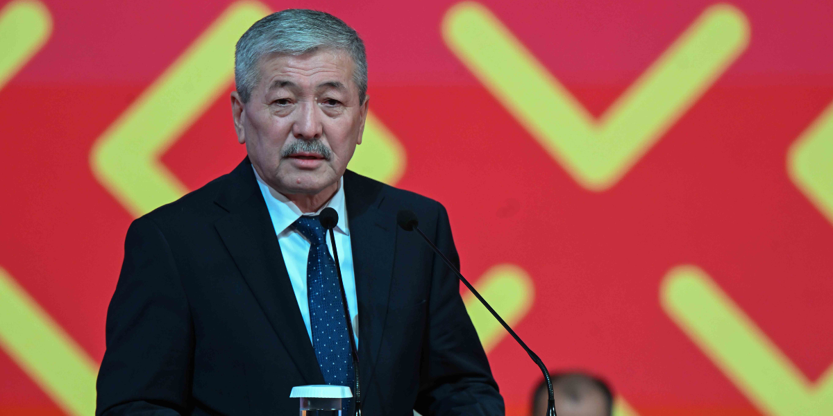 Строительство новых железных дорог повысит среднюю зарплату в регионах на 20% – глава кабмина изображение публикации