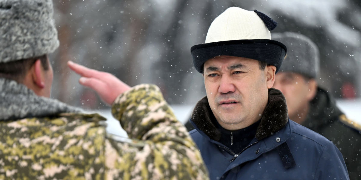 «Ваша работа возвращает государству миллиарды сомов» – Жапаров поздравил сотрудников органов нацбезопасности изображение публикации