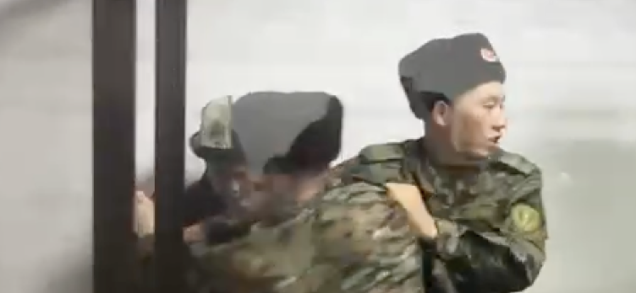 Бизнесмен Имамидин Ташов попытался порезать себе горло в зале суда – видео изображение публикации