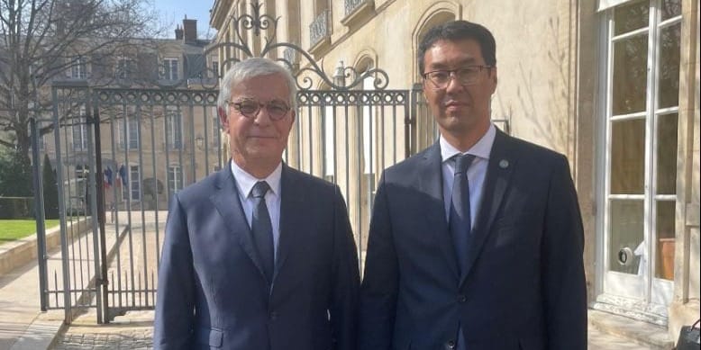 Франция заинтересована в энергетических проектах в КР— итоги встречи в Париже изображение публикации