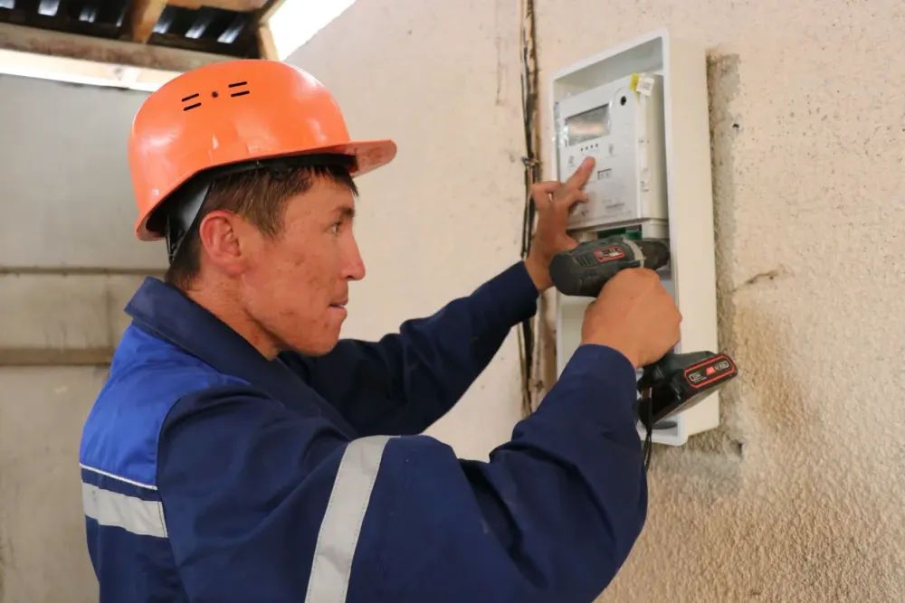 В Иссык-Кульской области с начала года почти 14 тысячам абонентов установили умные счетчики изображение публикации