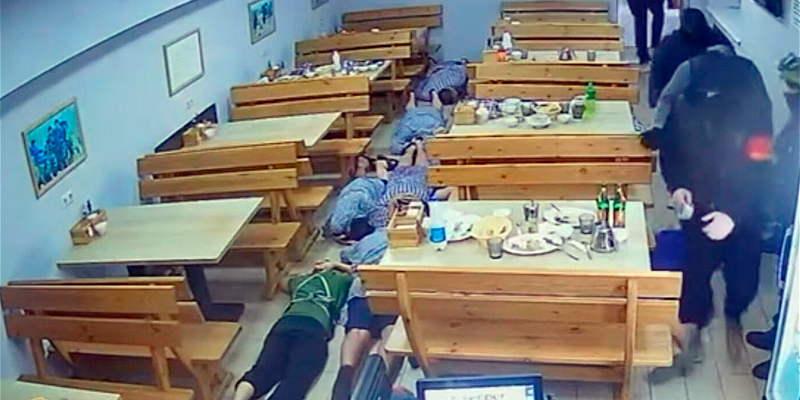 После проведенного в московской бане рейда из РФ выдворят 25 задержанных мигрантов изображение публикации