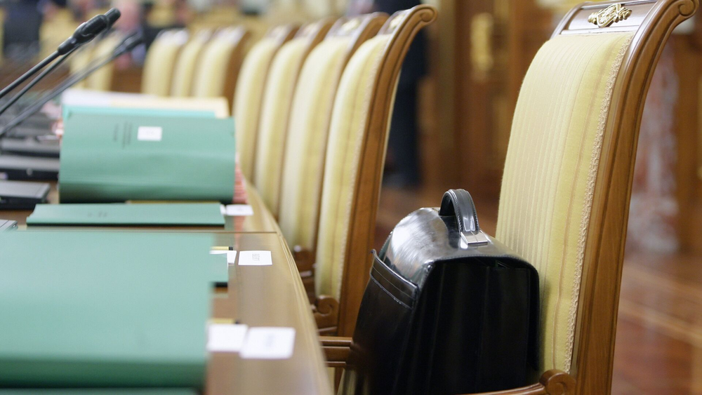 Садыр Жапаров сменил главу отдела внешней политики АП КР изображение публикации