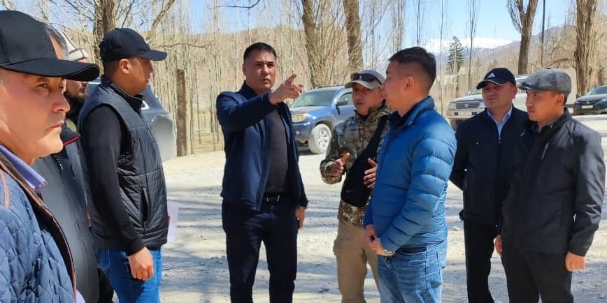 Министр транспорта поручил ускорить строительство дороги Нарын – Баетов изображение публикации