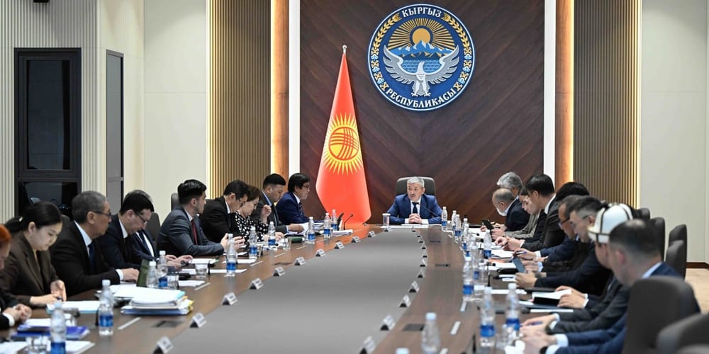 Сэкономленные на дебюрократизации деньги оставят самим ведомствам — на развитие и премии оставшимся чиновникам изображение публикации