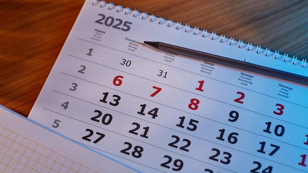 Как кыргызстанцы будут отдыхать в апреле и мае: график выходных изображение публикации