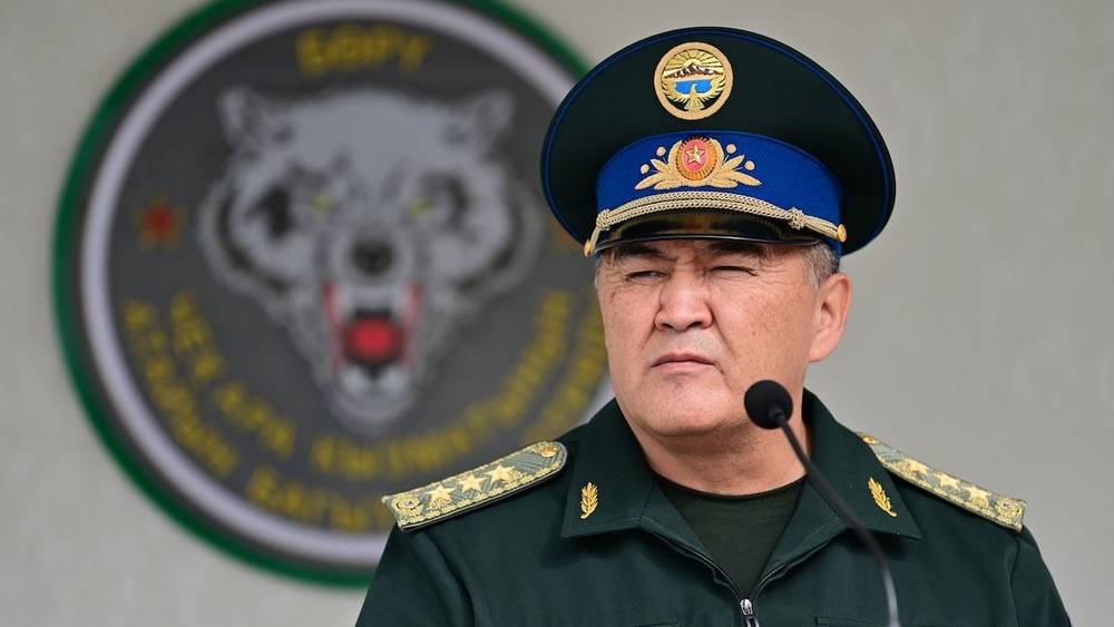 «Последнее предупреждение»: Ташиев дал Сыргабаеву месяц на завершение ремонта дорог в Чолпон-Ате изображение публикации