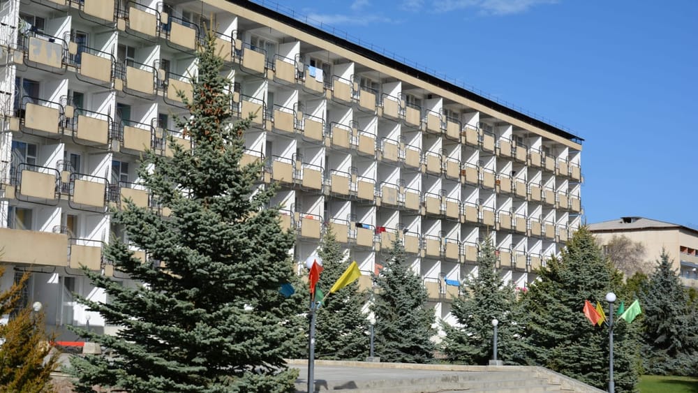 В план приватизации вошли «Кыргызское взморье», «Таза Энержи» и здание в Бишкеке — кому и зачем их передадут? изображение публикации