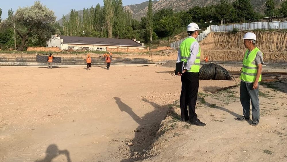 В Баткенской области на стройплощадках выявлены нарушения – застройщикам выданы предписания изображение публикации