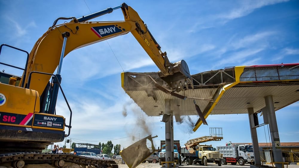 Более 480 строений, включая АЗС, снесены на Северной объездной для расширения дороги изображение публикации