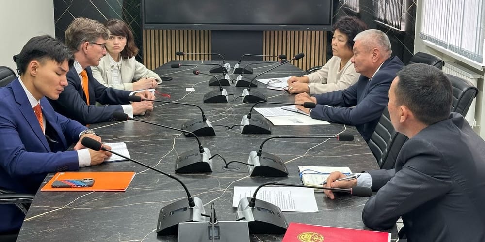 В КР планируют внедрить нидерландскую систему раннего оповещения о паводках и селях изображение публикации