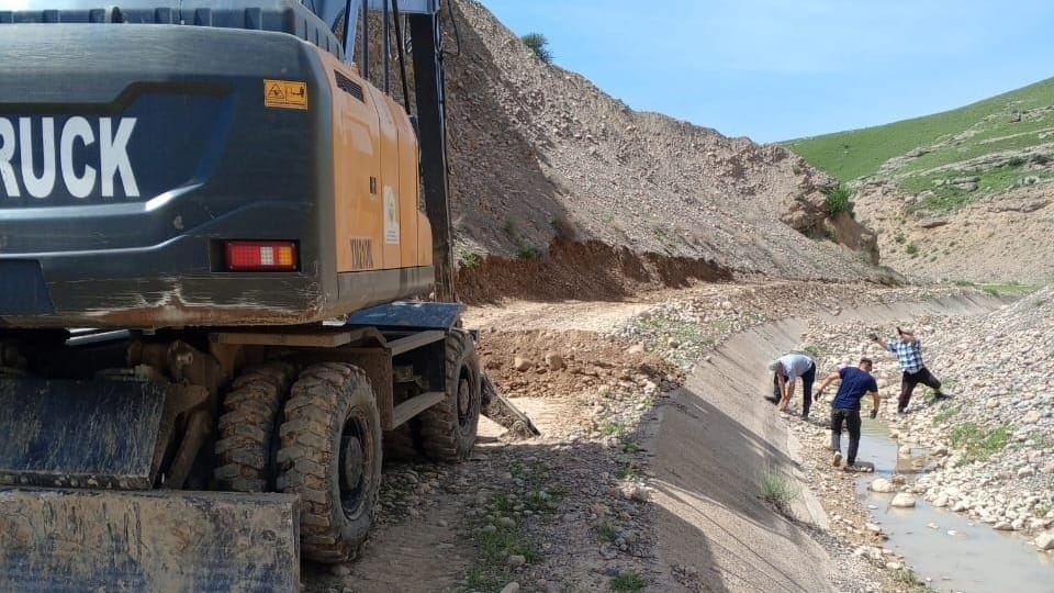 В Кербене после схода селя восстанавливают канал – он обеспечивает полив 624 гектара сельхозземель изображение публикации