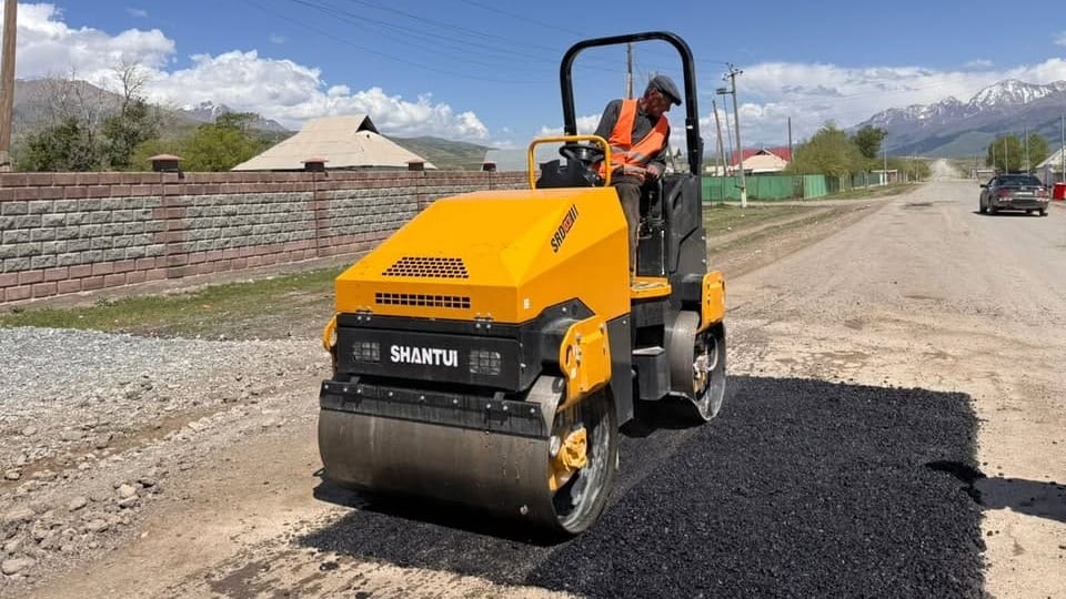 В Минтрансе рассказали, какие дороги ремонтируют в регионах Кыргызстана изображение публикации