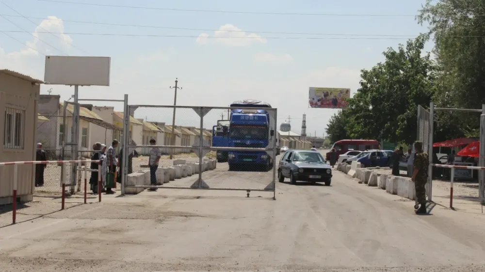 На КПП «Достук» пресекли незаконный ввоз 13.4 тонны субпродуктов из Узбекистана изображение публикации