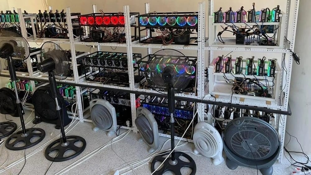 С января по апрель 2025 года майнеры пополнили бюджет КР на 29.3 млн сомов изображение публикации