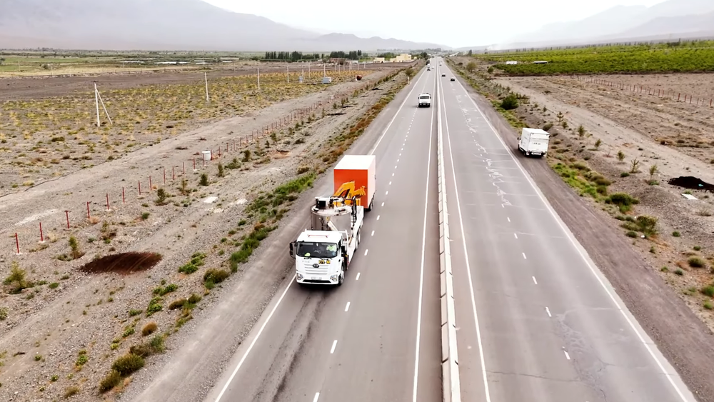 На трассе Бишкек – Нарын – Торугарт обновляют дорожную разметку изображение публикации