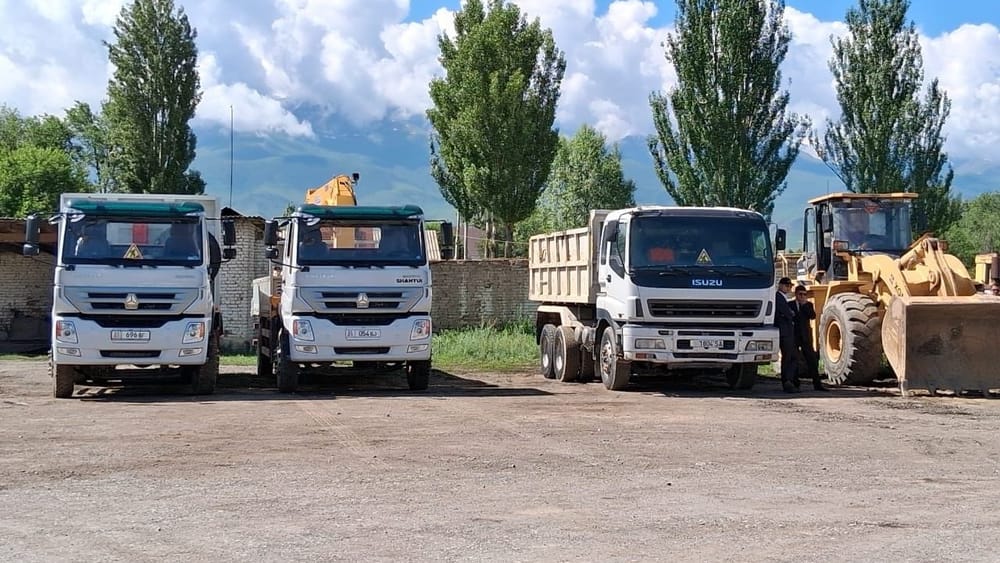 Фонд «Тенир-Тоо» помог купить технику для дорожников Ат-Башинского района изображение публикации