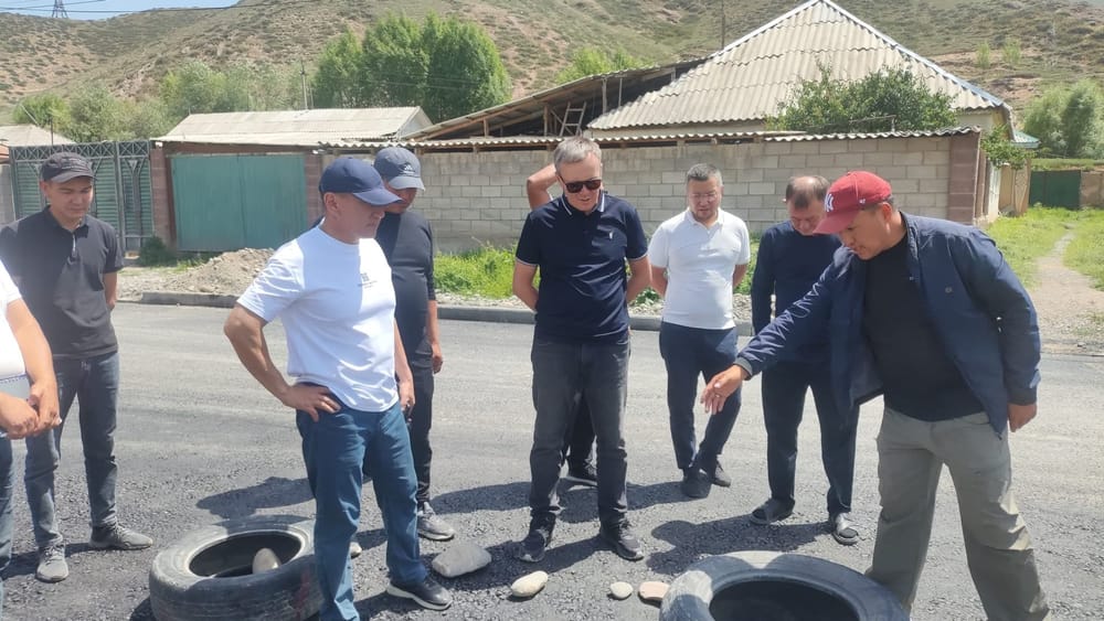 Новый полпред Нарынской области начал работу с инспекции строительства дорог изображение публикации