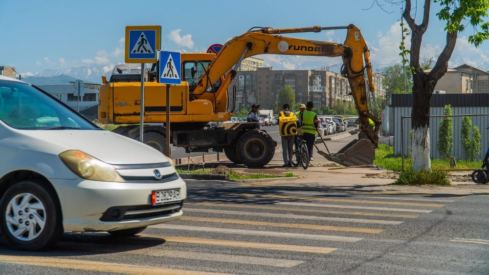 В Бишкеке завершается капремонт «сквозной» улицы Карадаринской изображение публикации