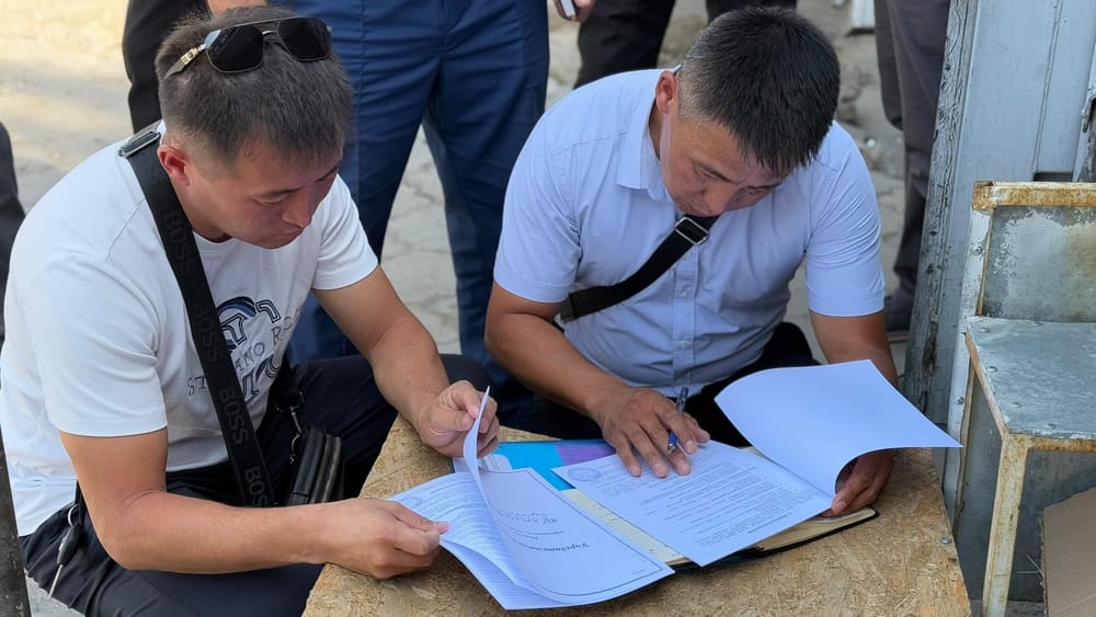 Торговцам на рынке Кудайберген выписали штрафы на 31 тысячу сомов за незаконную рекламу изображение публикации