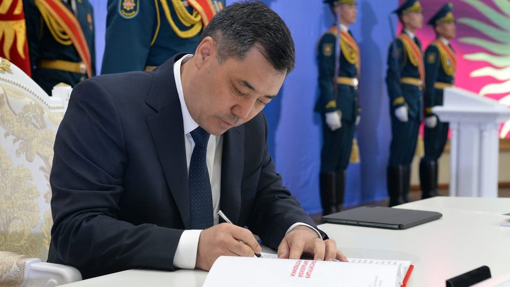 Садыр Жапаров произвел ряд кадровых перестановок в Нарынской и Иссык-Кульской областях изображение публикации