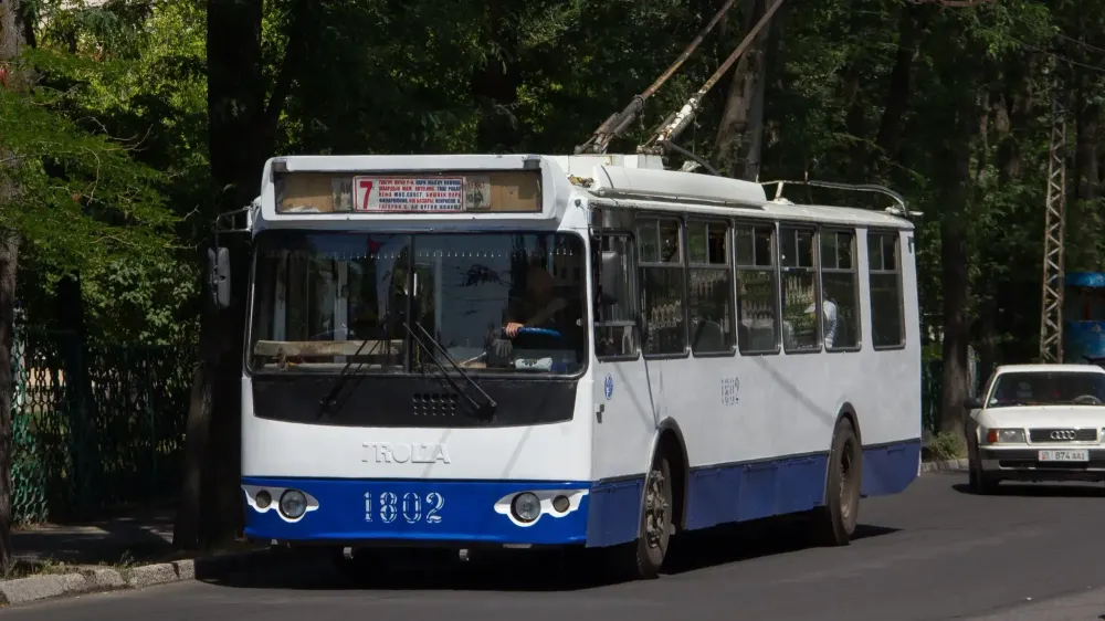 В Бишкеке не нашлось желающих переоборудовать троллейбусы в электробус за 4.5 млн сомов изображение публикации