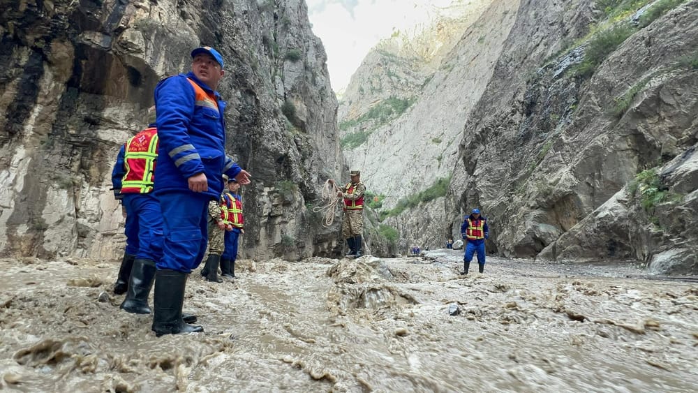 С 26 по 27 июня в горах Кыргызстана возможны сели и подъем уровня рек изображение публикации