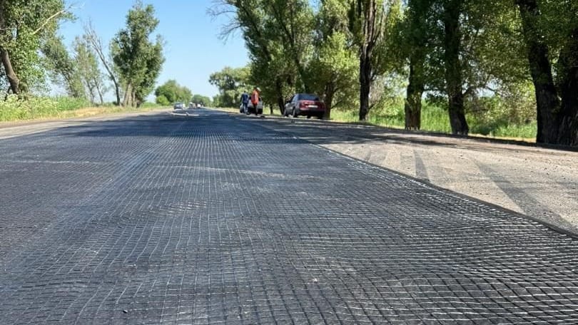 Минтранс начал асфальтировать участок дороги между объездной и трассой Бишкек – Кант изображение публикации