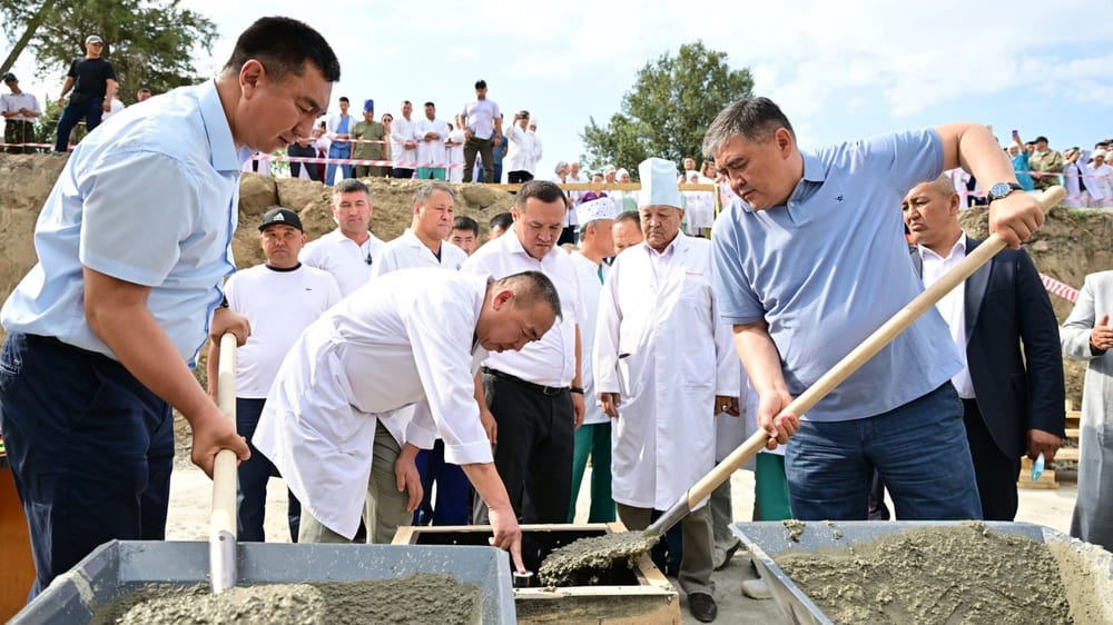 Камчыбек Ташиев дал старт строительству больницы и спорткомплекса в Джалал-Абаде изображение публикации