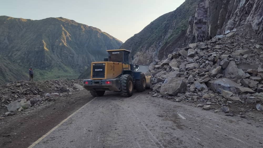 Ночной камнепад перекрыл трассу Арал – Казарман — проезд частично открыт изображение публикации