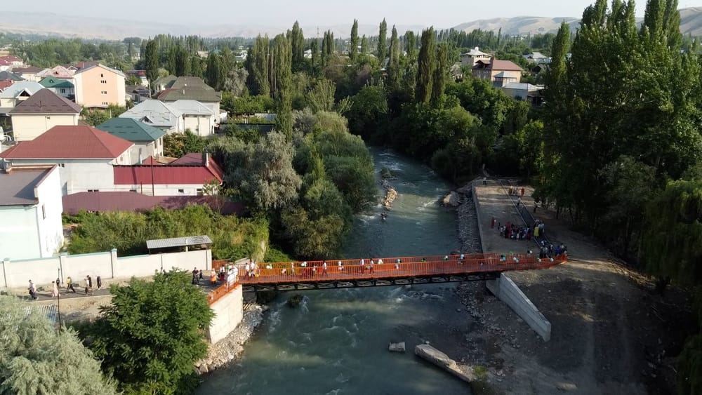 Села Озгур и Толойкон в Оше соединил новый мост за 8.5 млн сомов изображение публикации