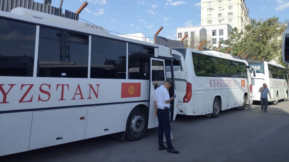 Дети из Бишкека и Нарынской области отправились на отдых в «Алтын-Балалык» изображение публикации