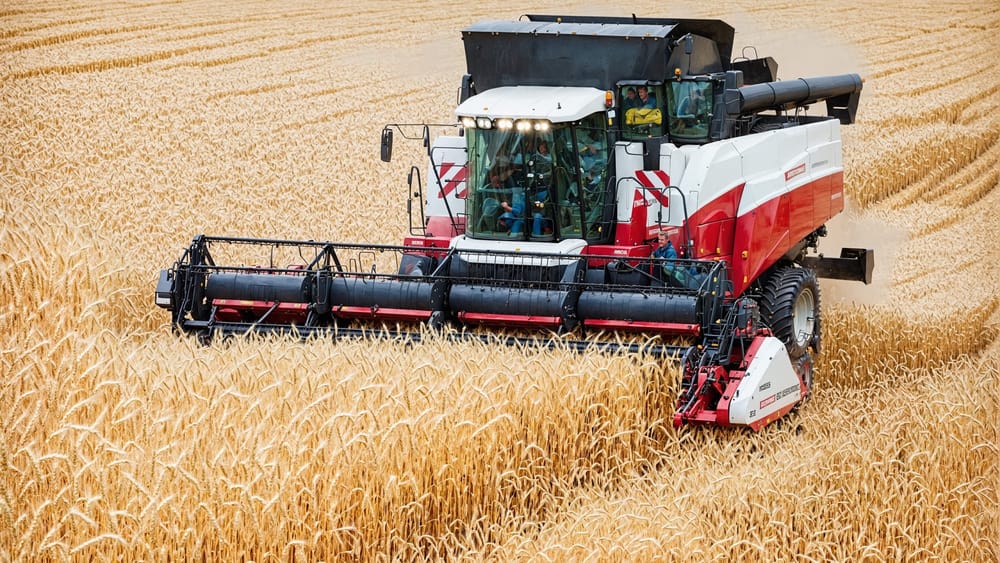 В Кыргызстане к уборке зерновых готовы более 1.4 тысячи комбайнов изображение публикации