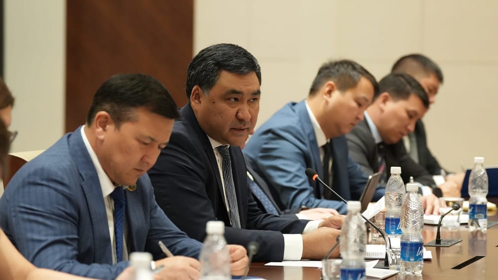 Кыргызстан должен сформировать группу для сотрудничества с UKEF за три дня — Амангельдиев изображение публикации