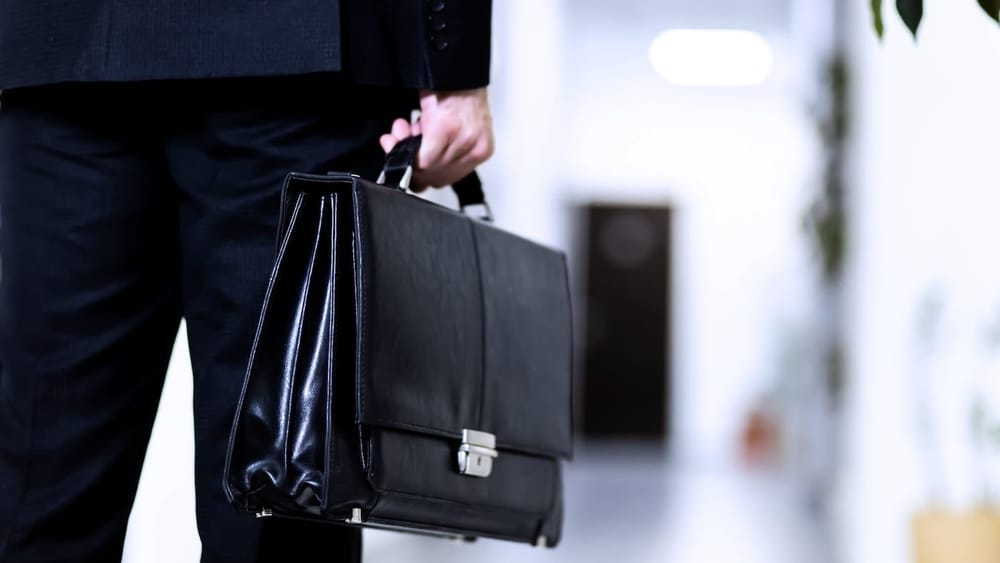 Госслужба КР в цифрах: сколько человек работает в государственных и муниципальных структурах изображение публикации