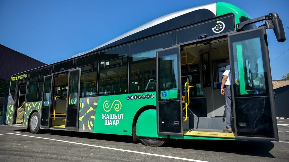 Мэр Бишкека проинспектировал депо для электробусов: в июле парк утроится изображение публикации