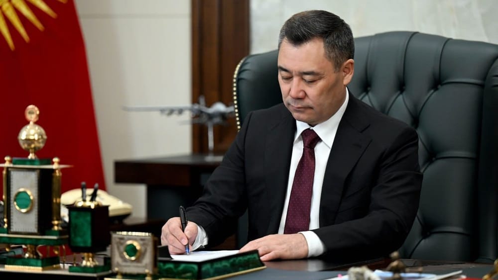 Садыр Жапаров подписал закон о расширении полномочий местных властей изображение публикации