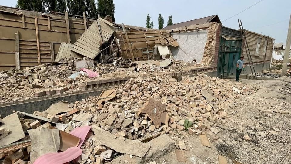 В селе Учар сносят дома для расширения главной дороги изображение публикации