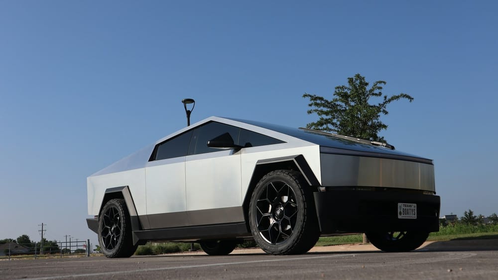 Шесть Tesla Cybertruck ввезли с нарушениями — по налогам доначислено 16 млн сомов изображение публикации